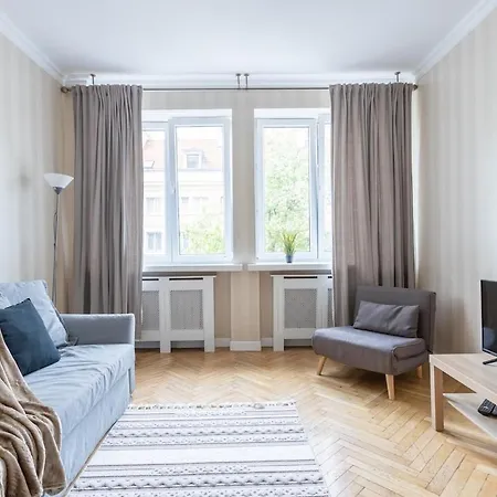 Chic - 10 People - Center -nowy Swiat *