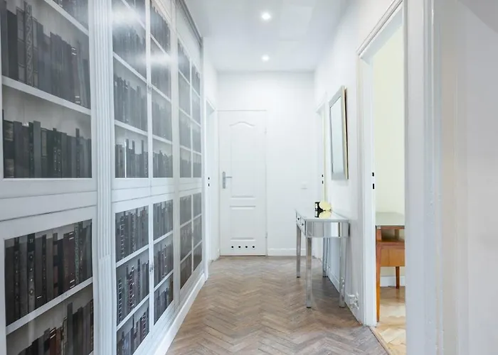 Golden - 10 People - Center -nowy Swiat